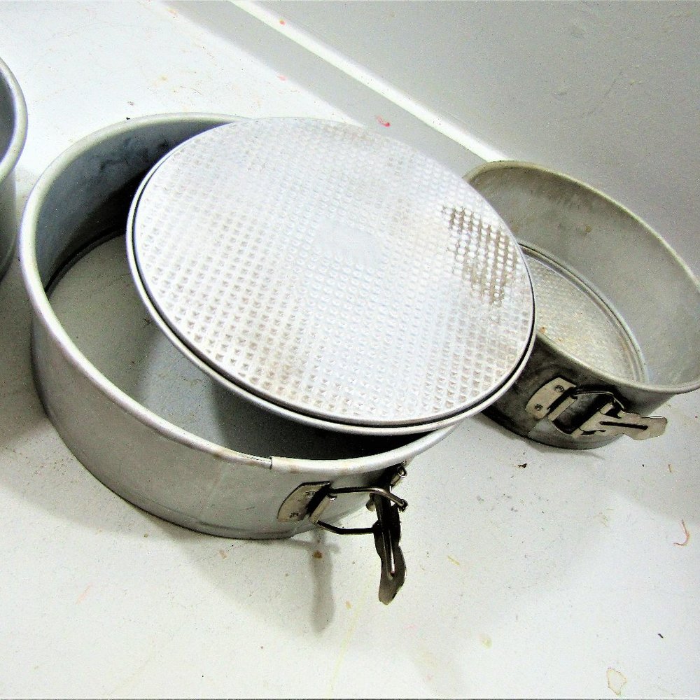 Three Springform Cheesecake Pans - Picture 3 of 8
